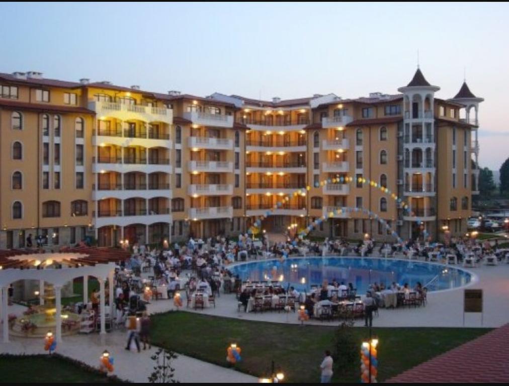 סאני ביץ' Royal Sun - Sunny Cove Apartment מראה חיצוני תמונה