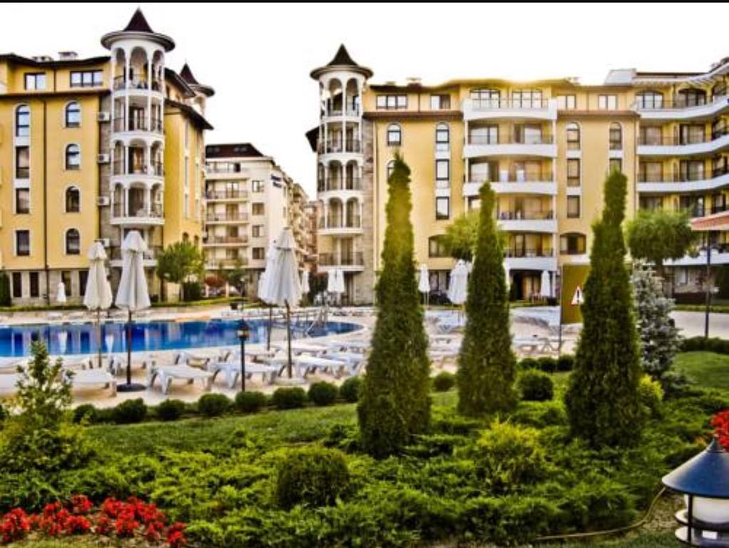 סאני ביץ' Royal Sun - Sunny Cove Apartment מראה חיצוני תמונה