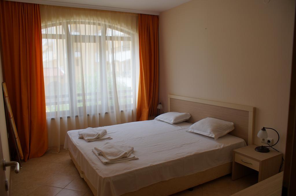 סאני ביץ' Royal Sun - Sunny Cove Apartment מראה חיצוני תמונה
