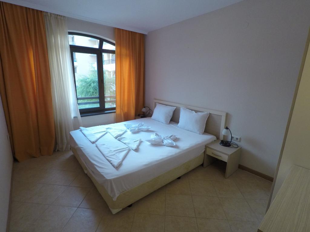 סאני ביץ' Royal Sun - Sunny Cove Apartment מראה חיצוני תמונה